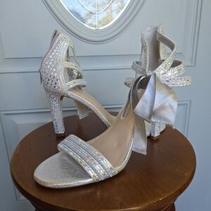Gianni Bini Prom Queen Heels Silver